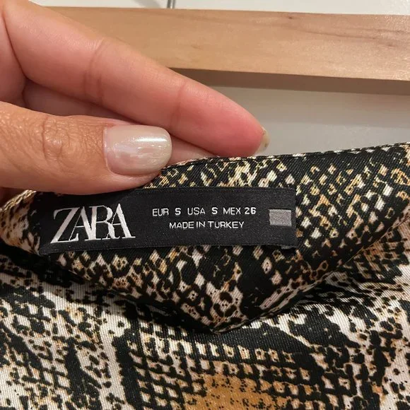 Zara satin-effect midi skirt - size S - Picture 3 of 4